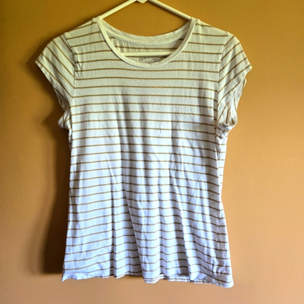 Universal Thread Striped Tee PTP=17"